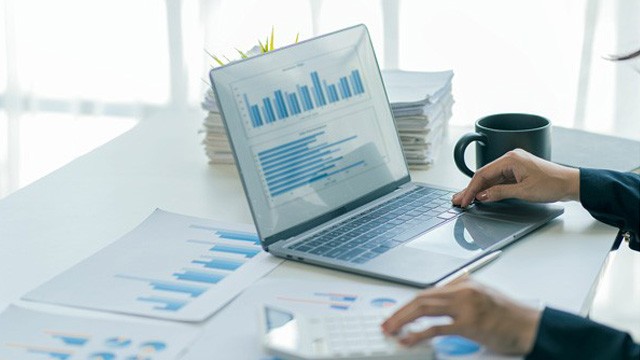 Innovators Reshaping Financial Services